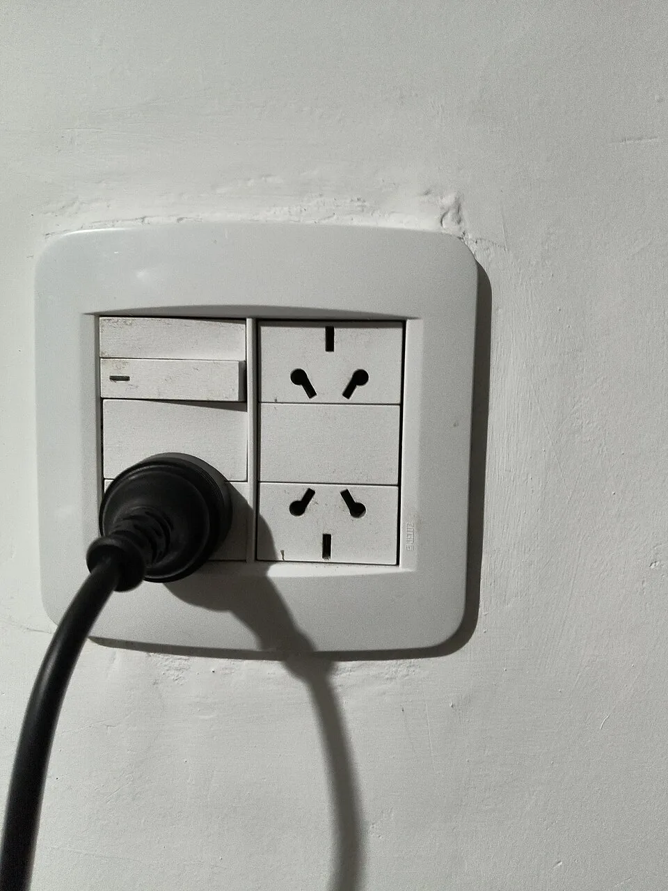 Namdan himoyalangan rozetka Elektra AF-575, 2-rasm
